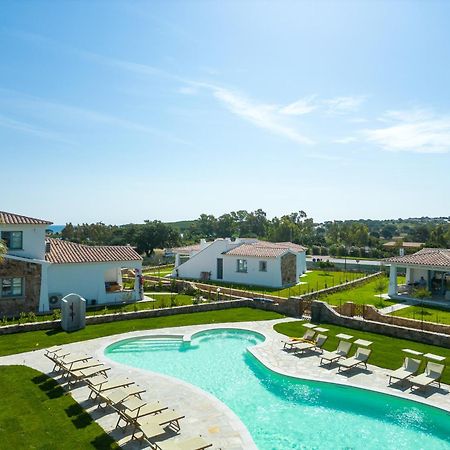 Enaja - Luxury Retreat Aparthotel Budoni Buitenkant foto